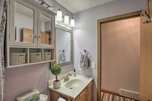 Inviting Sioux Falls Home About 5 Mi To Downtown!