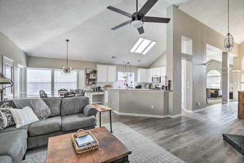 Beautiful Brick Home With Game Room, Pool And Spa