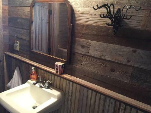 8th St. Cowboy Haus I Biker Friendly I River
