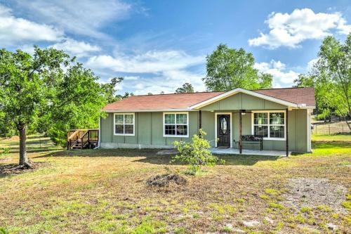 Pet-friendly Retreat Less Than 5 Mi To Bastrop Lake!