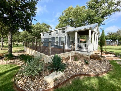 Unique Tiny Home With Patio - 4 Miles To Downtown