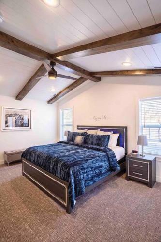 Luxury Downtown Getaway