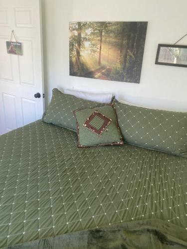 Mama Bear Cabin At Bear Family Haven