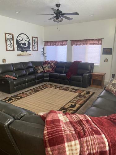 Mama Bear Cabin At Bear Family Haven