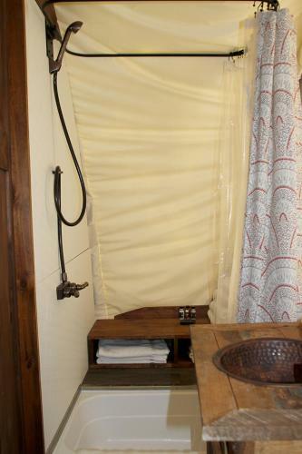 Zion White Bison Glamping & Rv Resort