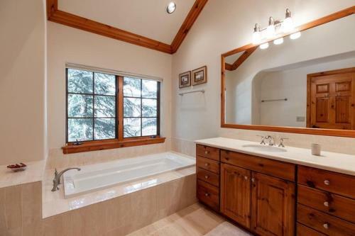 Pinehurst Townhomes #4 Townhouse