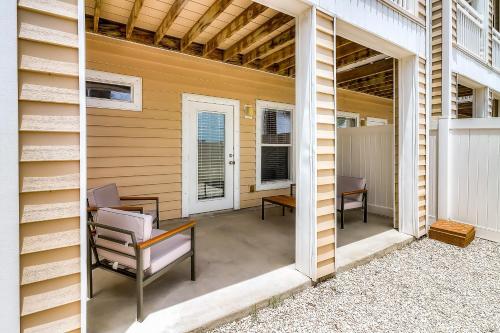 Breezeways #104