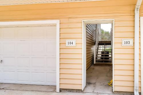 Breezeways #104