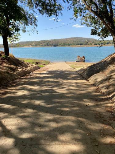 Enseada Apart Hotel Beira Lago