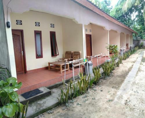 Hostal Kuta Garden Guesthouse
