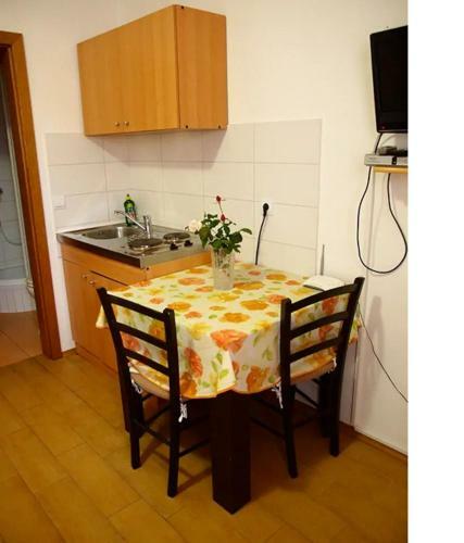Apartment For Two Near Sea
