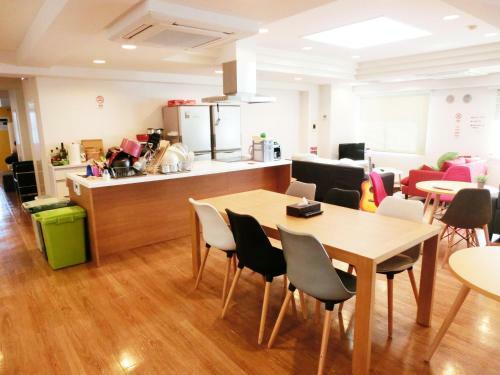 Hostal Guesthouse Toho