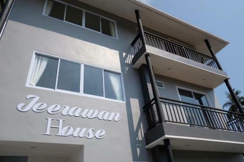 Apartamento Jeerawan House