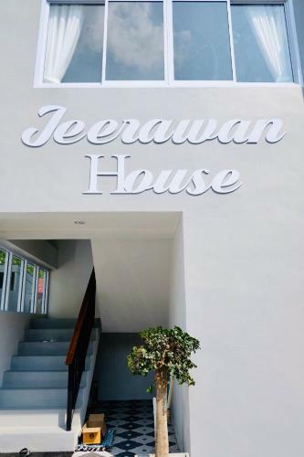 Apartamento Jeerawan House