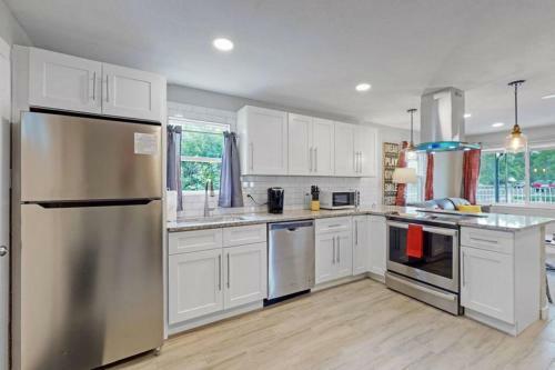 Remodeled 66th 3 King Beds Home In Denver
