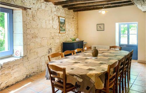 Nice Home In Bourgueil With Wifi And 4 Bedrooms