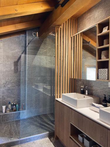 Grand Chalet � La Montagne