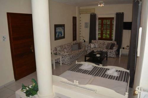 Vicky's Garden Villa