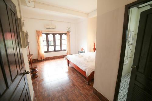Hostal Maylay Guesthouse