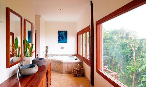 Hotel Nanuku Resort & Spa