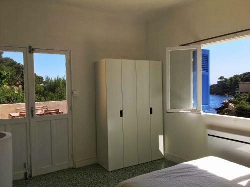 Cabanon Sur L Eau