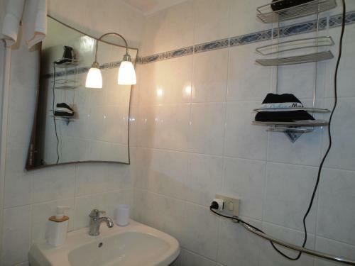 Hostal Locanda Basement Rooms