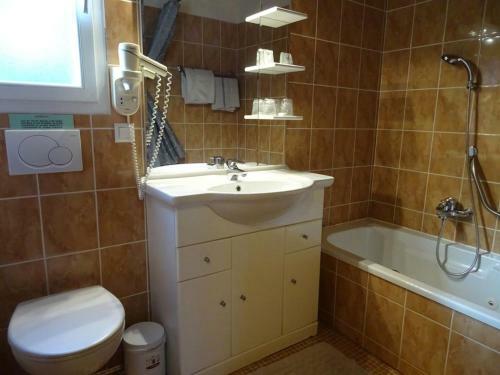 Location Villa Et Studios Roquebrune-sur-argens