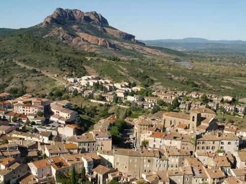 Location Villa Et Studios Roquebrune-sur-argens