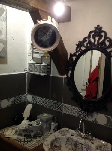 Hostal Demeure De L'�le Rollet