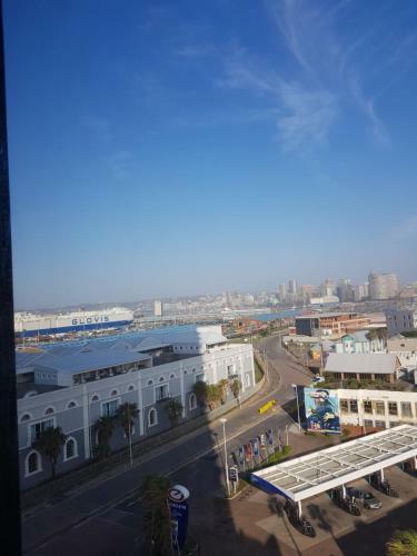 71 The Spinnaker 3 Bed Waterfront Apartment