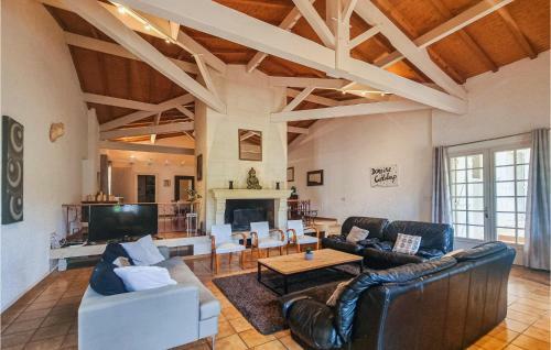 Amazing Home In Arsac With 5 Bedrooms