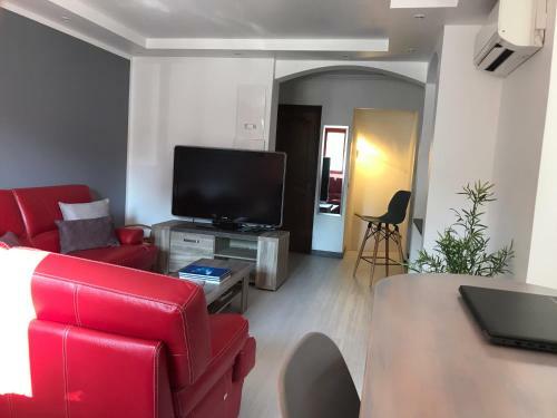 Albergue Debbie's Crew House