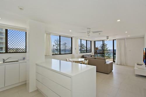 Aries Holiday Apartments