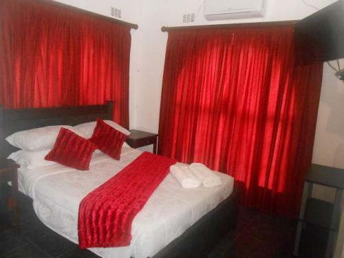Bed & Breakfast Natal Mahogany