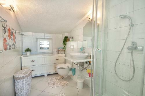 Seaview Spacious Residence - Georges Terrace View