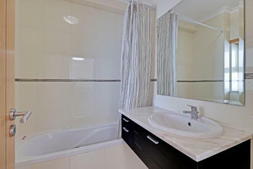 Apartamento Lagos Balcony With Pool By Homing