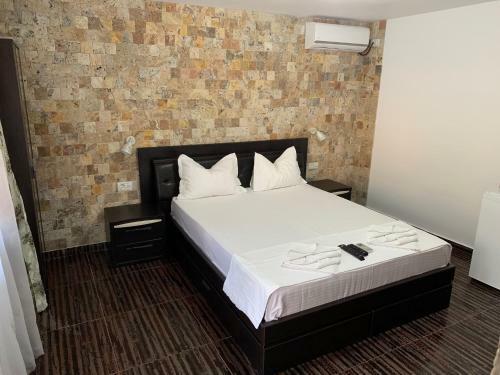 Hostal Vila Black&white