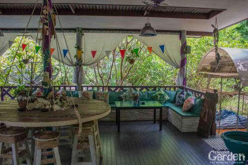 Hotel Secret Garden