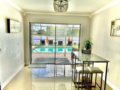 Family -friendly Luxurious Heated Pool With Water View