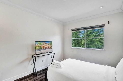 Serene Spacious 5 Bedroom Miami Home