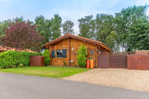 Corneroak Lodge Merlin Point