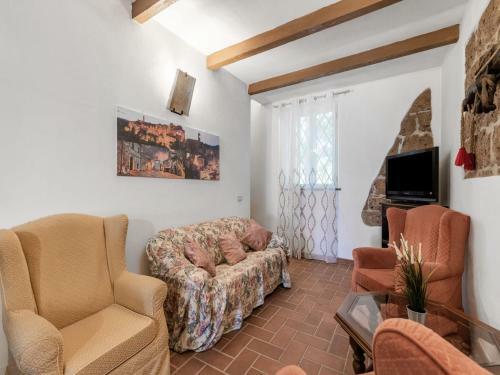 Pleasing Holiday Home In Elmo-sorano With A Whirpool