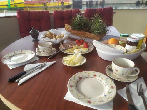 Bed & Breakfast Classic Yacht Yanika Yachting Watersport