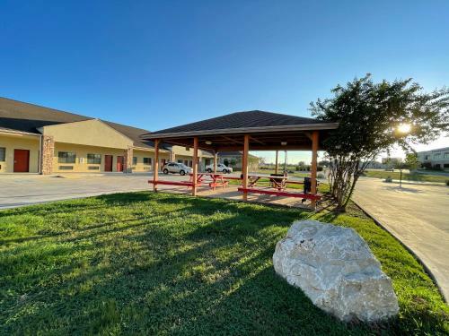 Hotel Sunbridge Inn & Suite Extended Stay