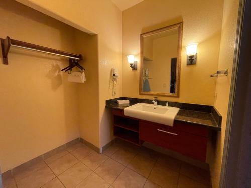 Hotel Sunbridge Inn & Suite Extended Stay