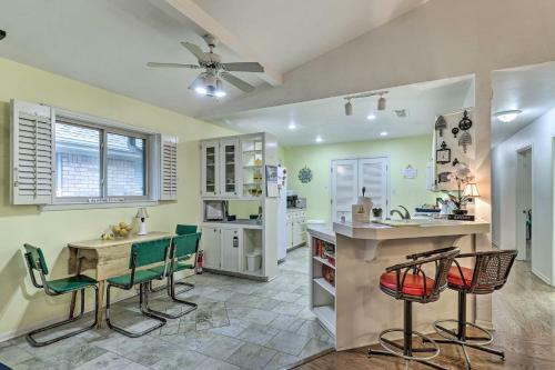 Beautiful Salado Retreat With Golf Course View!