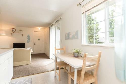 Cozy, Convenient, Centrally Located Apartment