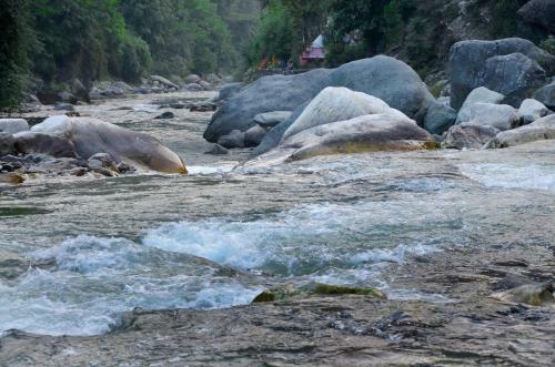 Hotel Mansarovar - Tirthan Valley