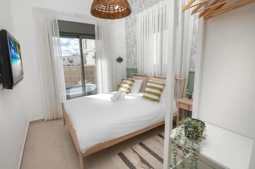 Sunset - Achziv Beach Apartment - ???? ??? ?????