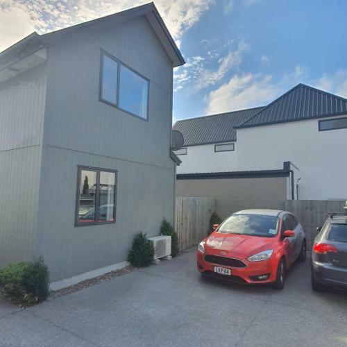 Stylish Oasis In Central City